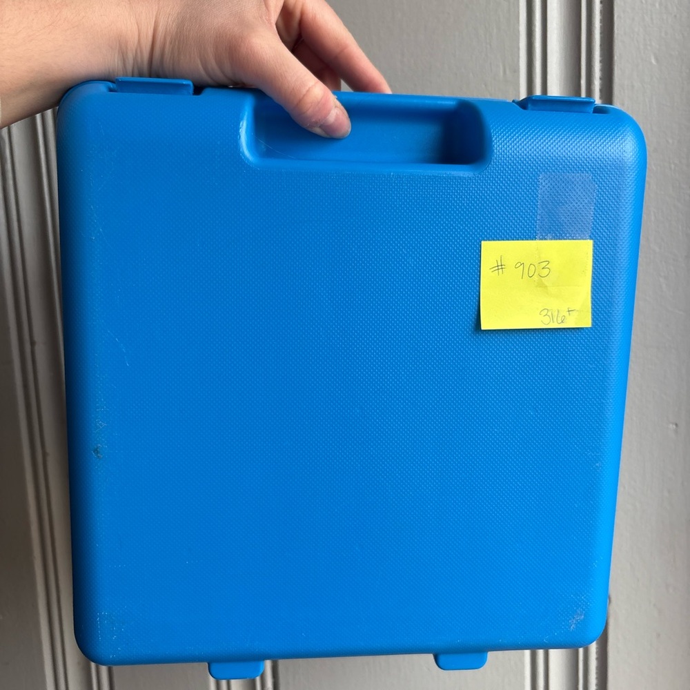 Vintage Fisher-Price Animal 2x2 Blue Carrying Case & Game - Picture 3 of 4